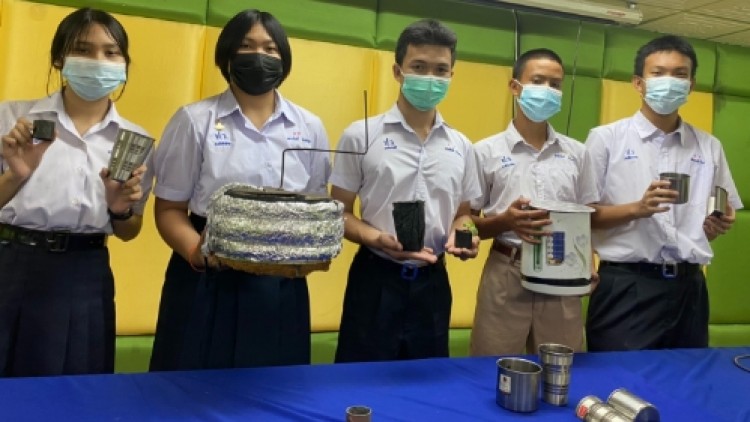 New idea from Thai students! 'Recycling plastic bags as seedling bags' helping farmers to reduce costs - AppliedHE