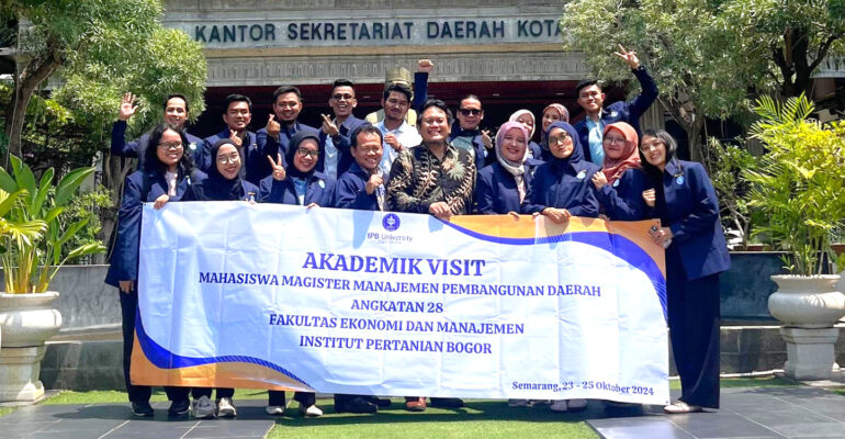 IPB University Students Explore Smart City Initiatives, MSMEs, and Local Tourism in Semarang - AppliedHE