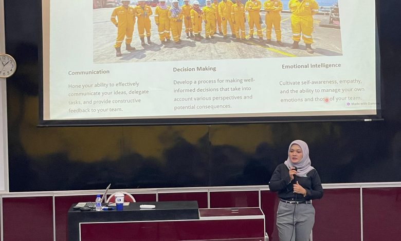 UTM Alumna Siti Fatimah Inspires Physics Students at Career Forum - AppliedHE