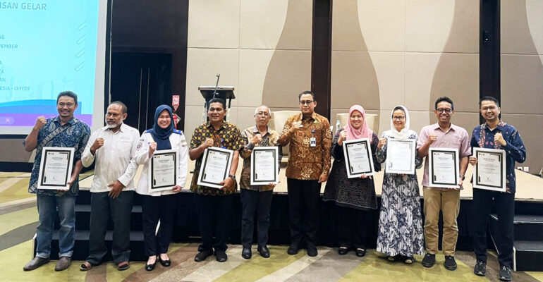 SPs IPB University Wins Partner Award for Degree Pilot Scholarship Program from the Ministry of Transportation - AppliedHE