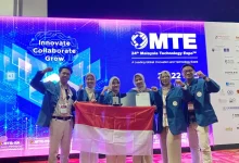 UNAIR Delegation Secures Silver Medal at 24th Malaysia Technology Expo (MTE) 2025 - AppliedHE