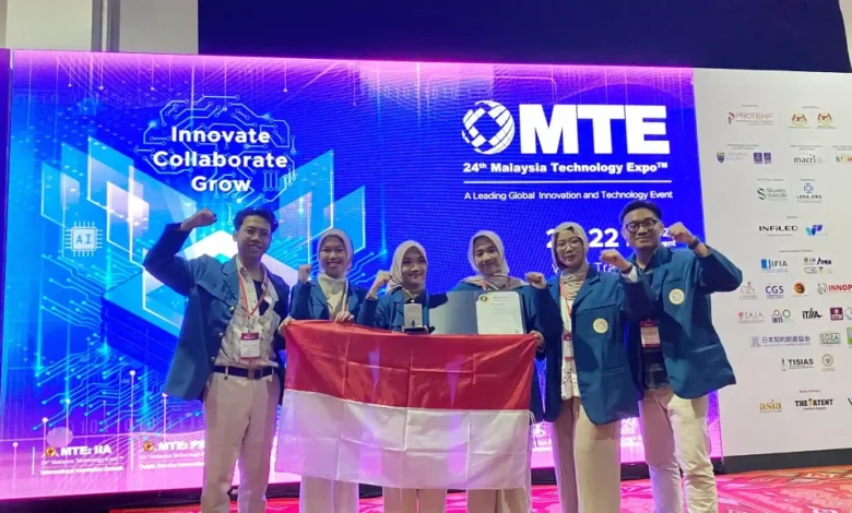 UNAIR Delegation Secures Silver Medal at 24th Malaysia Technology Expo (MTE) 2025 - AppliedHE