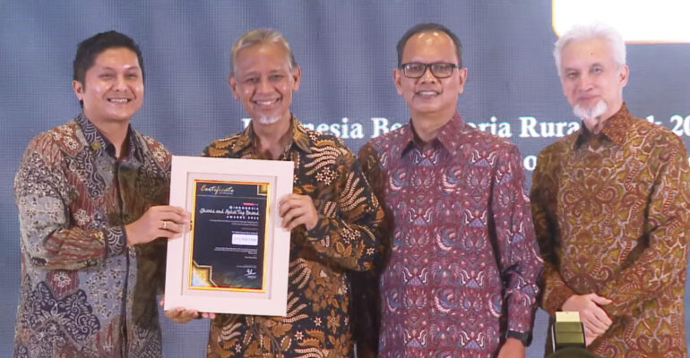 PT BPRS Botani Bina Rahmah Wins Indonesia Best Sharia Rural Bank Award 2025 - AppliedHE