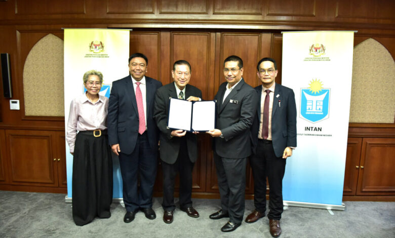 APEL.Q Pathway for Civil Servants: HELP University and INTAN Collaboration to Enhance Lifelong Learning Opportunities - AppliedHE APEL.Q Pathway for Civil Servants: HELP University and INTAN Collaboration to Enhance Lifelong Learning Opportunities - AppliedHE