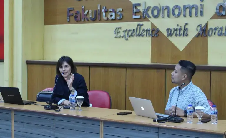 Dr. Marta Ulbrych's Visit to UNAIR: Enhancing Global Academic Exchanges - AppliedHE Dr. Marta Ulbrych's Visit to UNAIR: Enhancing Global Academic Exchanges - AppliedHE
