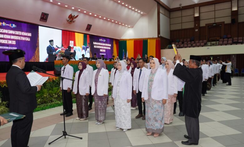 FKH USK Celebrates Graduation of 105 New Veterinarians with 53 Graduating with Honors - AppliedHE FKH USK Celebrates Graduation of 105 New Veterinarians with 53 Graduating with Honors - AppliedHE