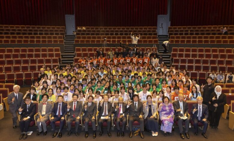 "Special Lecture by Dr. Mahathir bin Mohamad at Kyushu University: Insights on Peace and Conflict Resolution" - AppliedHE "Special Lecture by Dr. Mahathir bin Mohamad at Kyushu University: Insights on Peace and Conflict Resolution" - AppliedHE
