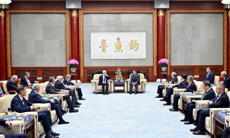 Chinese Vice Premier He Lifeng's Meeting with Tsinghua University Economic Advisors - AppliedHE Chinese Vice Premier He Lifeng's Meeting with Tsinghua University Economic Advisors - AppliedHE