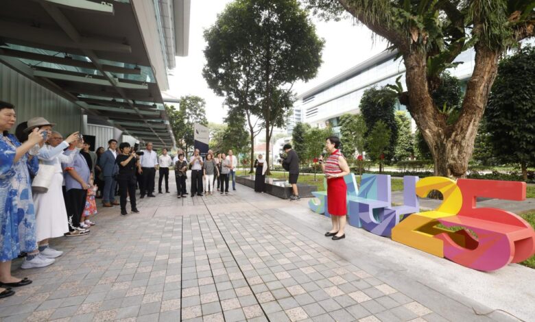 SMU Dedicates 25 Tembusu Trees to Celebrate Donor Contributions for Its Silver Jubilee - AppliedHE SMU Dedicates 25 Tembusu Trees to Celebrate Donor Contributions for Its Silver Jubilee - AppliedHE
