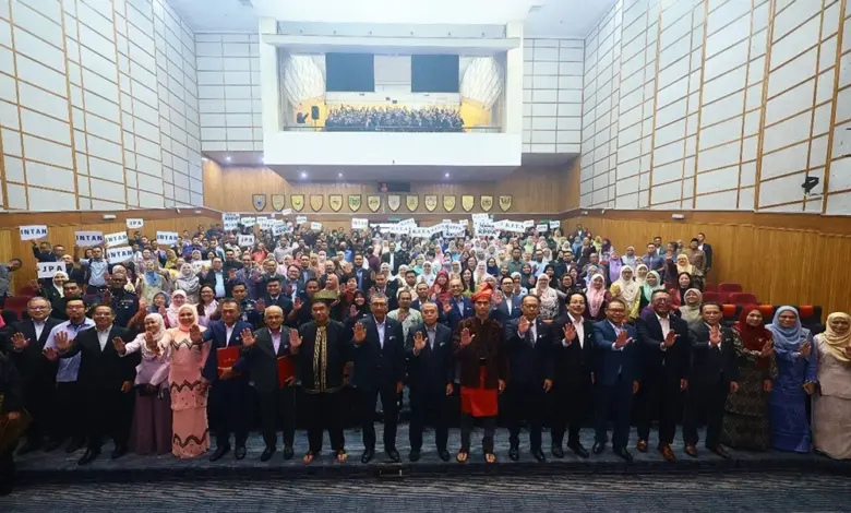 City University Honors Doctor of Business Administration Graduates Celebrating APEL.Q Achievements - AppliedHE City University Honors Doctor of Business Administration Graduates Celebrating APEL.Q Achievements - AppliedHE