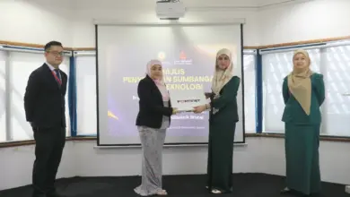 Politeknik Brunei Receives 15 IT Assets from BDCB's CSR Initiative for Enhanced Digital Education - AppliedHE