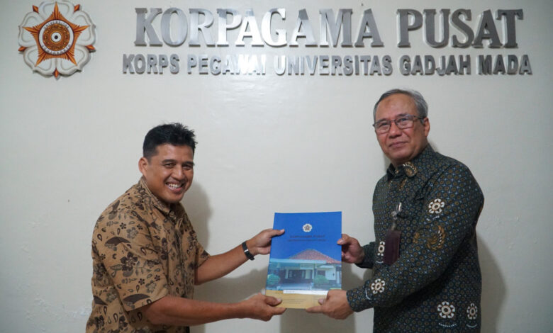 Korpagama Honors Retired UGM Employees with Appreciation Certificates and Solidarity Funds - AppliedHE