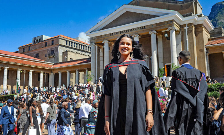 Autumn Graduation Celebrates Students’ Achievements: ‘You Have Met Your Standard’ - AppliedHE