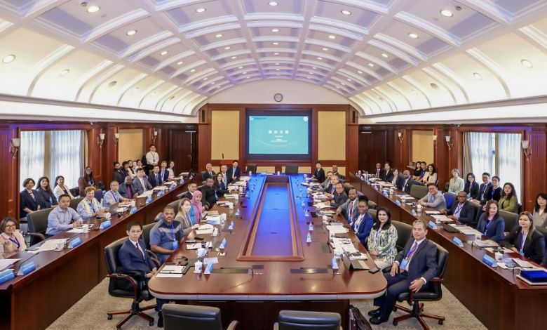 World Modern Governance Symposium and First International Public Administration Forum Held at Fudan University - AppliedHE
