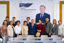 Akhmet Adil Kurmanzhanuly Marks 85th Anniversary with Congratulations from KBTU - AppliedHE