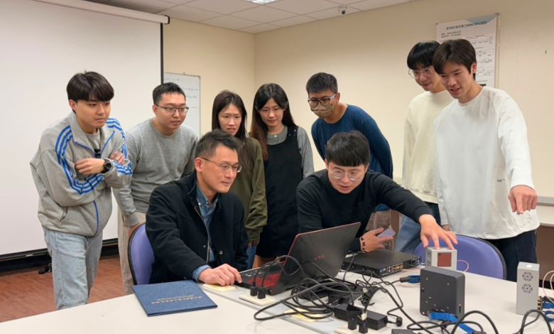 NYCU Develops Smart Surface Technology to Eliminate Wireless Signal Dead Zones - AppliedHE NYCU Develops Smart Surface Technology to Eliminate Wireless Signal Dead Zones - AppliedHE