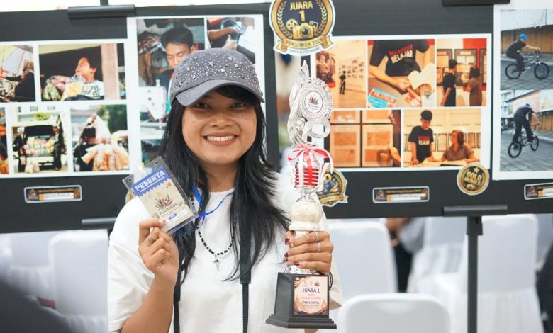 Udinus DKV Student Wins First Prize in Central Java Peksimida 2026 Photography Competition, Advances to National Level - AppliedHE Udinus DKV Student Wins First Prize in Central Java Peksimida 2026 Photography Competition, Advances to National Level - AppliedHE