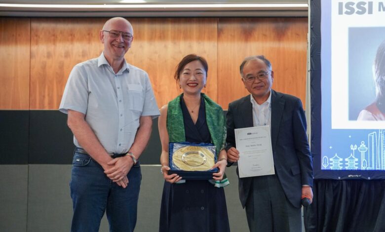 NTU Vice President (Industry) Receives Prestigious International Award for Battery Research - AppliedHE